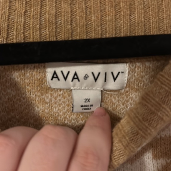 patterned sweater - Picture 2 of 2